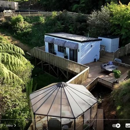 Tiny House With Greenhouse Dining Lower Hutt Eksteriør billede